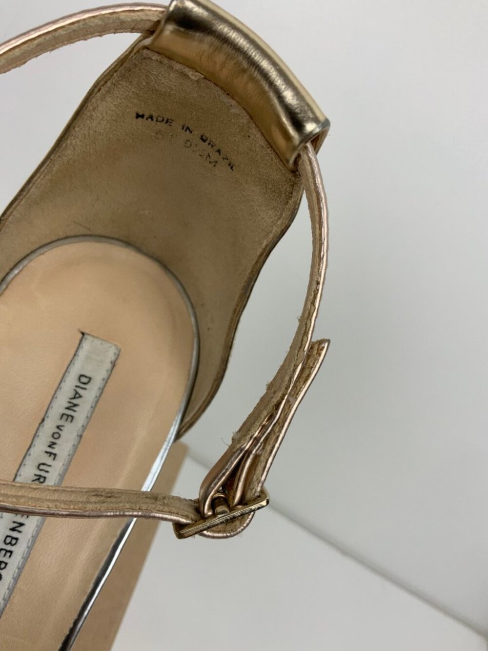 Diane von Furstenberg Ibiza Clear Heeled Strappy Metallic Silver Sandals Sz 9.5M - Picture 3 of 15
